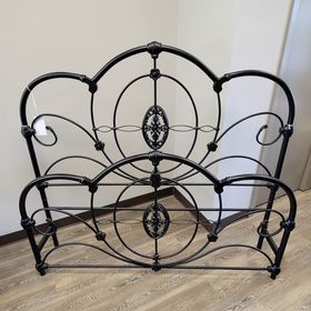 Black Metal Bed Frame for Queen Size Bed